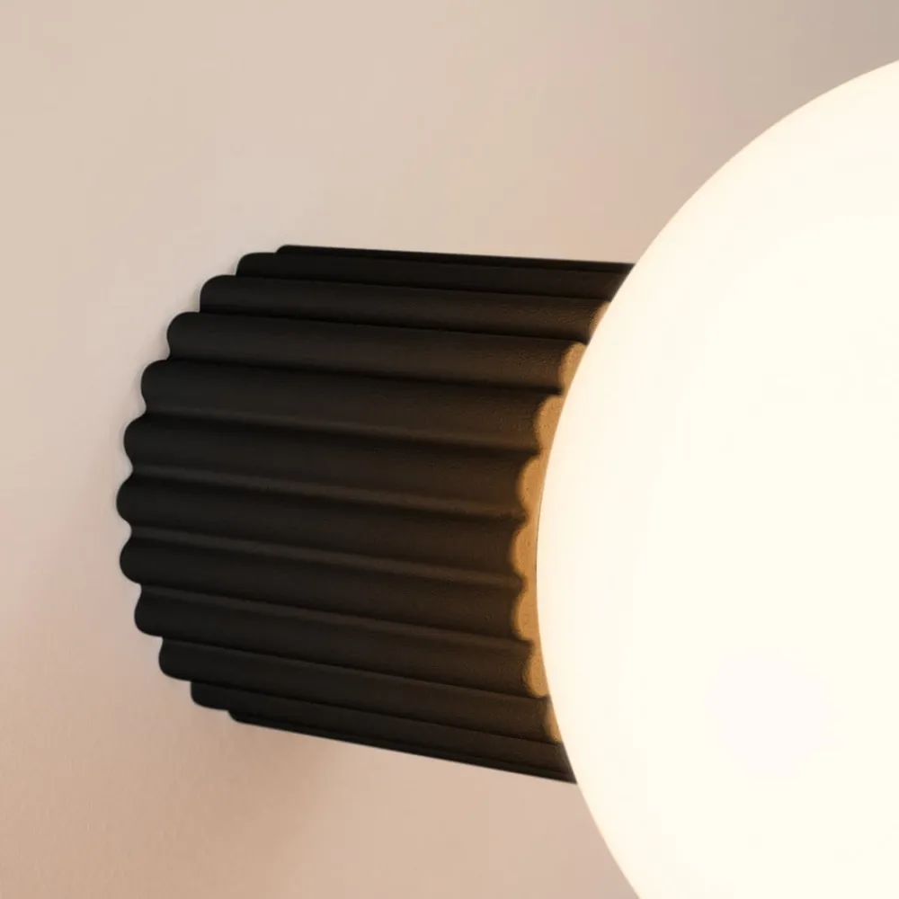 SOLLUX LIGHTING Væglamper > Væglampe ORBI, sort, glas/metal, Ø 12 cm, IP44, G9