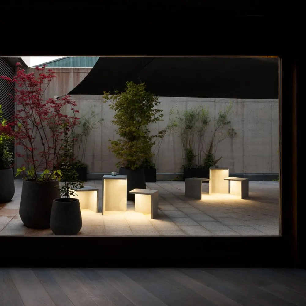 Vibia Sokkellamper > Empty 4136 udendørslampe i beton, 55 cm