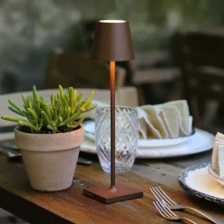 Zafferano Dekorationsbelysning|Terrassebelysning > LED-batteridrevet bordlampe Poldina micro, rustbrun, IP65
